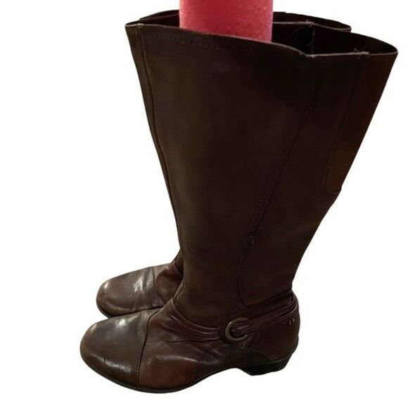 Clarks Womens Brown Two Tone Leather Tall Boots 7.5M Bronze Accent 1.75” Heel - Picture 3 of 8